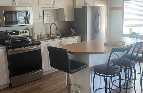 Kingsville Cottage | "Summer Made Simple". Never pay a cleaning fee!
