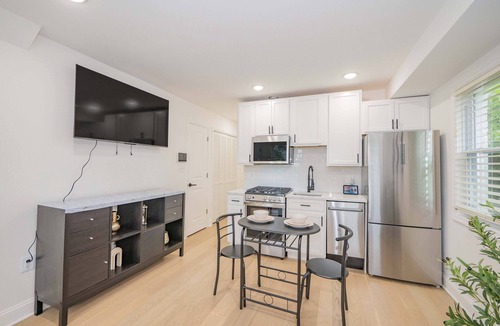 Northeast Apartment | Sunny, Chic, Centrally Located 2 bedroom, with Parking & Alexa