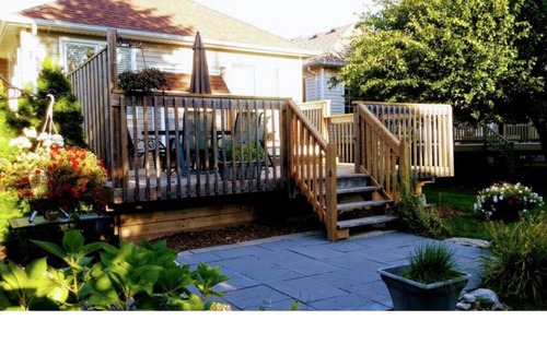 Collingwood House | Sunny detached house across street from Lake & Marina. Golf 1km. 2Bed/2Bath.