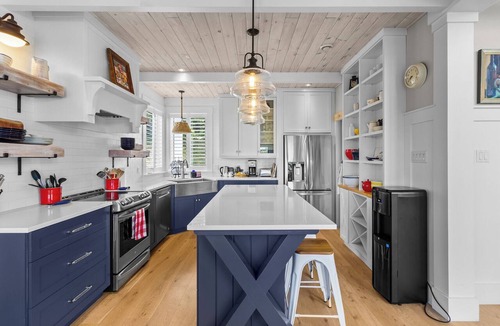 Whitbourne House | Sunset Lakehouse | Whitbourne 5BR Waterfront Stay
