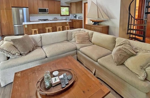 Kelleys Island House | Sunshine Daydream - 4 Bedrooms/2.5 Bathrooms