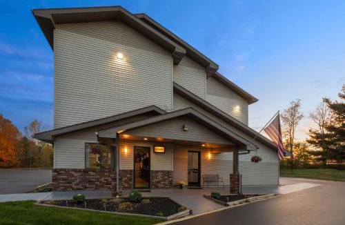 Kent Hotel | Super 8 by Wyndham Kent/Akron Area