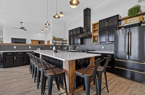 Hammondsport House | The Barn On Keuka-HotTub-LakeView-WineTrail