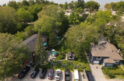 Wasaga Beach House | The Beach House - Steps to Beach Area 3 4BR