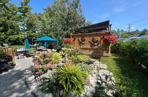 Wasaga Beach House | The Beach House - Steps to Beach Area 3 4BR