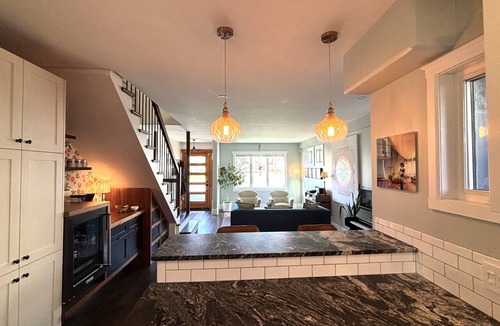 Kingston House | The Blue House on Pine | Walk to Downtown, Queen's University, & Memorial Ctr