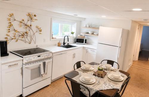 Kenora Apartment | The Bunny Street Getaway!