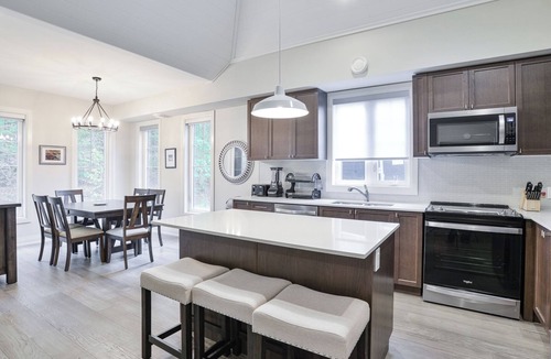 Minett House | The Cedar Cottage (#70)