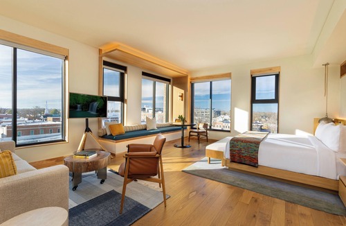 Downtown Hotel | The Compton