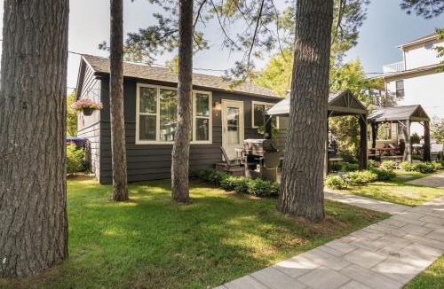 Wasaga Beach House | The Cozy Shore Cottage - Large