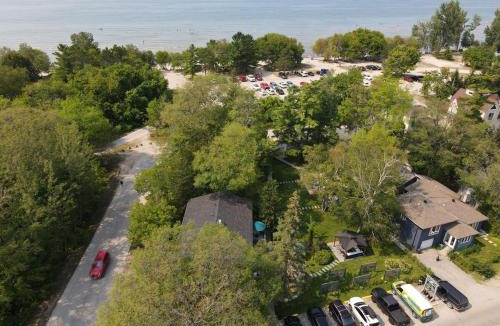 Wasaga Beach House | The Cozy Shore Cottage -Standard Single