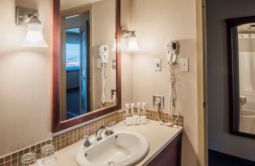 Yellowknife Hotel | The Explorer Hotel Yellowknife