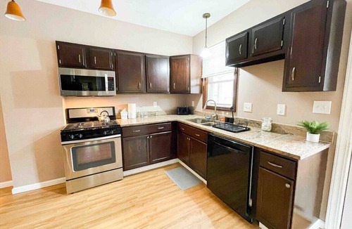 Lakewood Apartment | The Firepit Townhouse in Lakewood