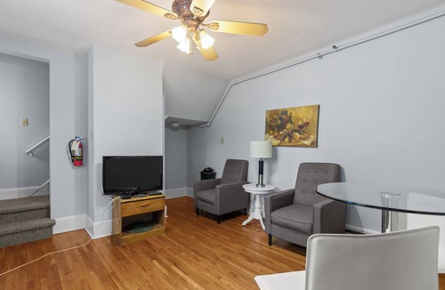 Waterford Valley Apartment | The Fogo Cozy 1BR Parking + Wi-Fi