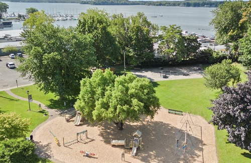 Sodus Point Apartment | The Lake House #4 | Family Stay for 6