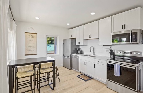 Sodus Point Apartment | The Lake House | Luxury Retreat Sleeps 19