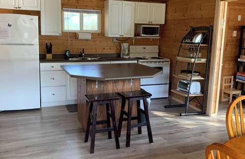 Falcon Lake Cottage | The Lakeside Cabin
