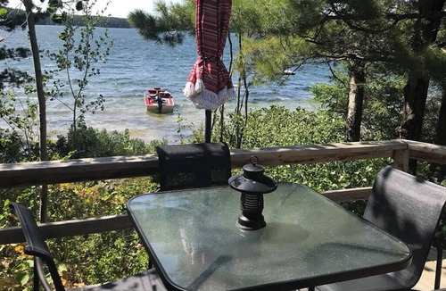 Falcon Lake Cottage | The Lakeside Cabin