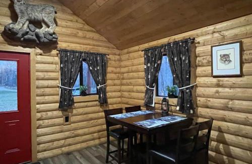Division No. 11 House | The Lynx cabin - Bear Creek Cabins