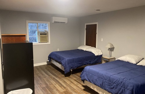 Erie Hotel | The Maple Motel Erie
