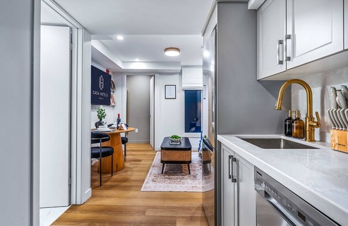 Grange Park Hotel | The Mccaul Cozy Basement Near Major International Sporting Event