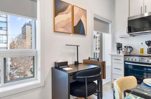 Grange Park Hotel | The McCaul Near Kensington Market & Chinatown