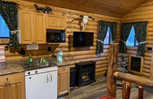Division No. 11 House | The Moose cabin - Bear Creek Cabins
