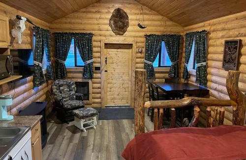Division No. 11 House | The Moose cabin - Bear Creek Cabins