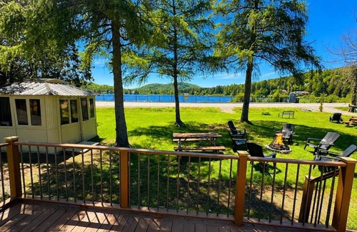 Sainte-Lucie-des-Laurentides House | The Pantouflard, Private hot tub, Beach, kayaks