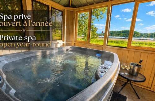 Sainte-Lucie-des-Laurentides House | The Pantouflard, Private hot tub, Beach, kayaks