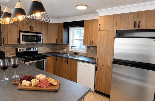 Sainte-Lucie-des-Laurentides House | The Pantouflard, Private hot tub, Beach, kayaks