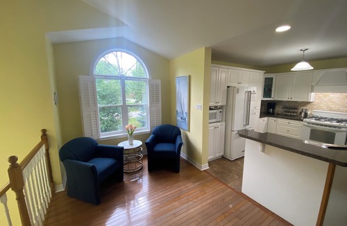 Wasaga Beach House | The Pearl Cozy Beach House/Blue Mountain Ski Hills 4 Season Vacation Destination