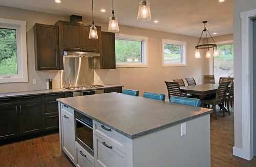 West Fernie House | The Perch, Fernie - Panoramic Views Walkable 6 Beds A/C Games Room