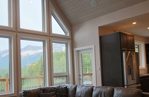 West Fernie House | The Perch, Fernie - Panoramic Views Walkable 6 Beds A/C Games Room