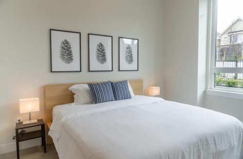 South Newton House | The Retreat Suite Free Parking