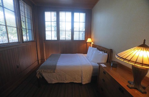 East Aurora Hotel | The Roycroft Inn