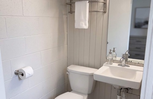 Bay View Bed & Breakfast | The Stargazer`s Retreat at The Cedar