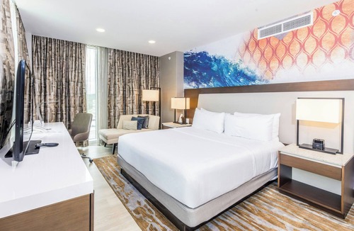 Roselawn Finance Hotel | The Summit Hotel