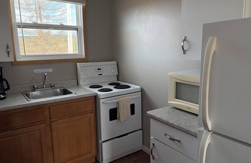 Parrsboro Hotel | The Sunshine Inn