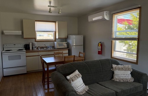 Parrsboro Hotel | The Sunshine Inn