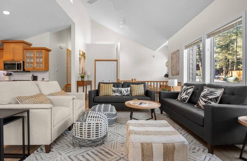 Windermere House | The Timbersmith | Hot Tub | Fire Pit | Deck | Pets