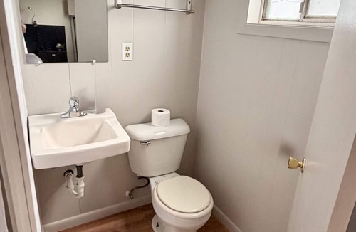 Bay View Bed & Breakfast | The Traveler's Den at The Cedar