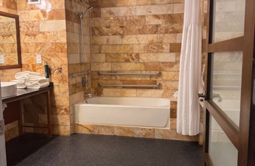 University Circle Hotel | The Tudor Arms Hotel Cleveland - a DoubleTree by Hilton