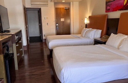 University Circle Hotel | The Tudor Arms Hotel Cleveland - a DoubleTree by Hilton