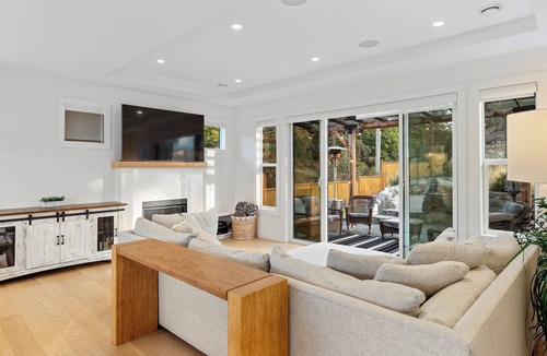 Langford House | This Modern Coastal Family Home is the Perfect Retreat while in Victoria.