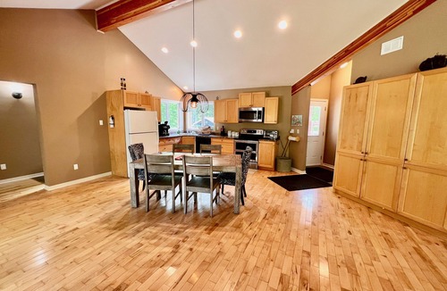 Irondale Cottage | Tippys Cottage On Burnt River