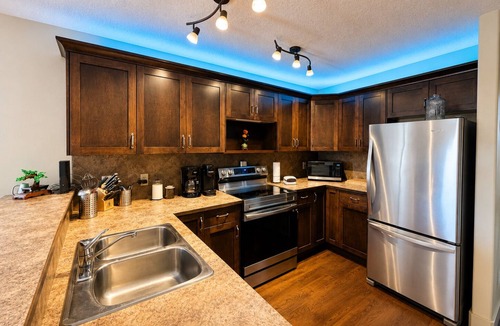 East Kootenay Apartment | Top Floor 2 Bedroom Copper Horn Condo
