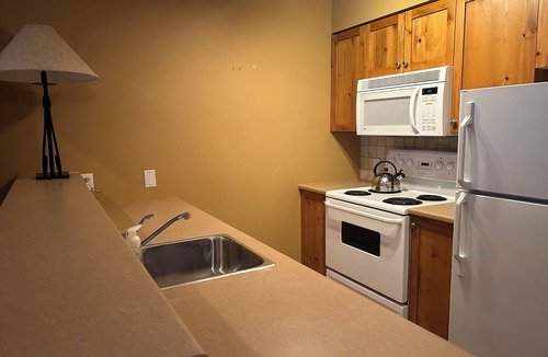 Silver Star Mountain Apartment | Top-floor cozy studio with mountain views, private deck, close to trails