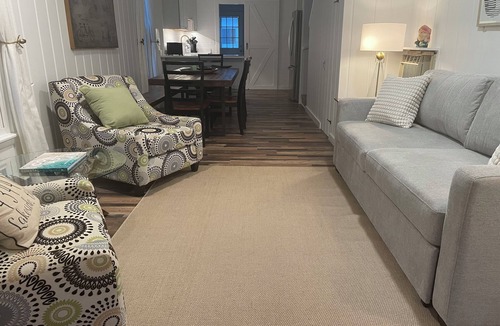 Lakeside Cottage | Totally renovated cozy Lakeside cottage with 4 bedrooms for a relaxing getaway