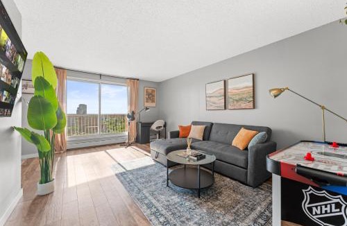 North Central Edmonton Apartment | Tower city view , pool , Gym